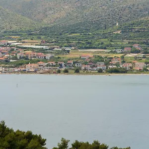 apartment-meri-trogir-21220-2.hotels-in-trogir.com/